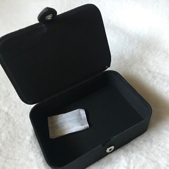 ⚡️SALE⚡️🆕 | 🖤 Mini Jewlery/Trinket Box - Picture 2 of 5